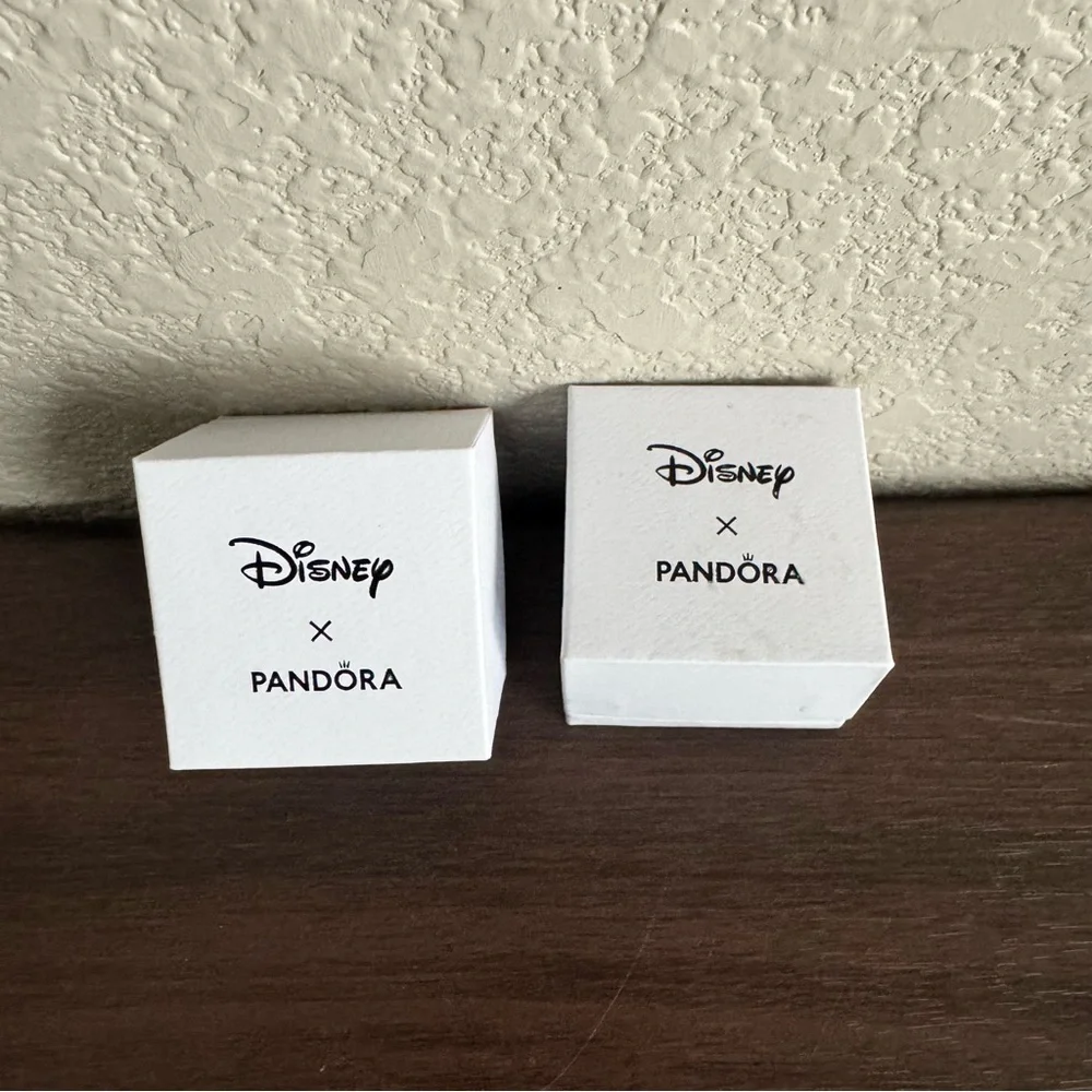 Disney x Pandora Jewelry Ring‎ Box White Velvet Insert